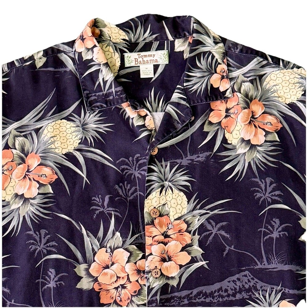 Tommy Bahama Silk Hawaiian Shirt Mens M Black Floral Pineapple Print Wood Button